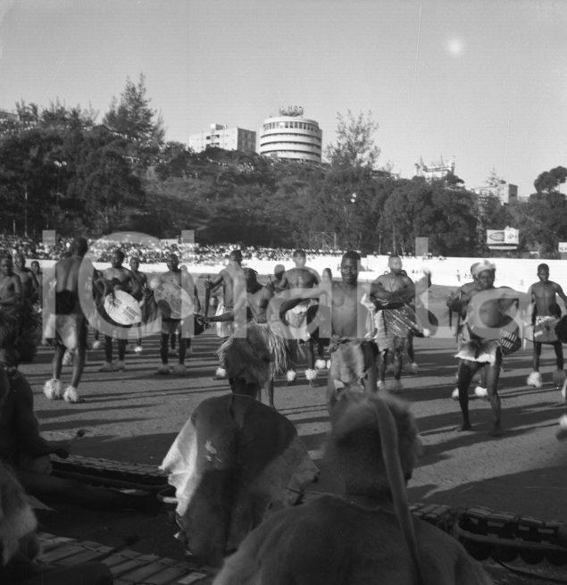 Fotografia d epoca originale 1965ca MAPUTO MZ Balli della popolazione Chopi NEGATIVO ORIGINALE 1
