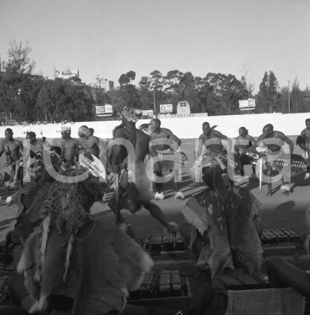 Fotografia d epoca originale 1965ca LORENZO MARQUES MZ Balli della popolazione Chopi NEGATIVO ORIGINALE 2 1