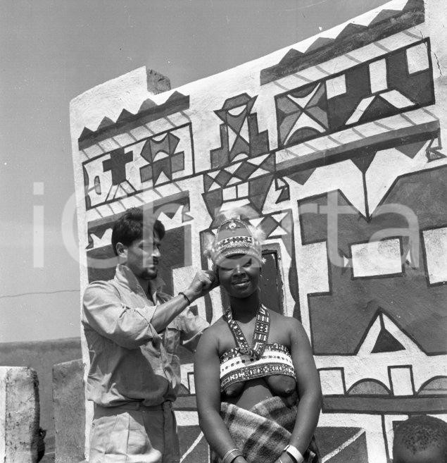 Fotografia d epoca originale 1965ca PRETORIA SUDAFRICA Villaggio Ndebele NEGATIVO ORIGINALE 3 1