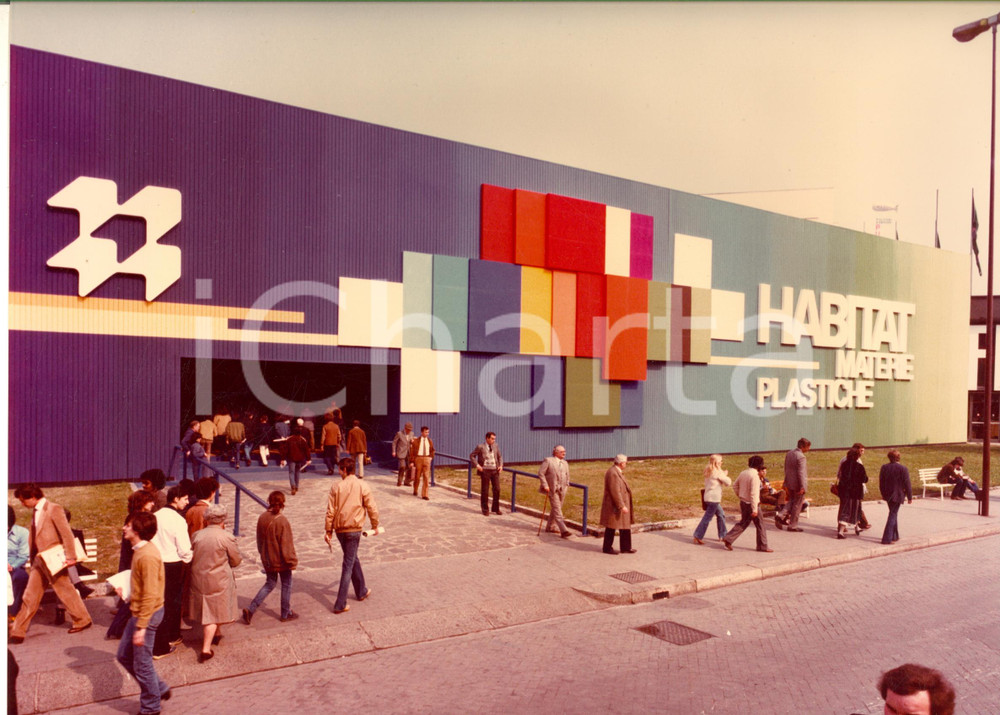 Fotografia d epoca originale 1980 FIERA DI MILANO Padiglione MONTEDISON  Esterno Foto 30x22 cm 2 1