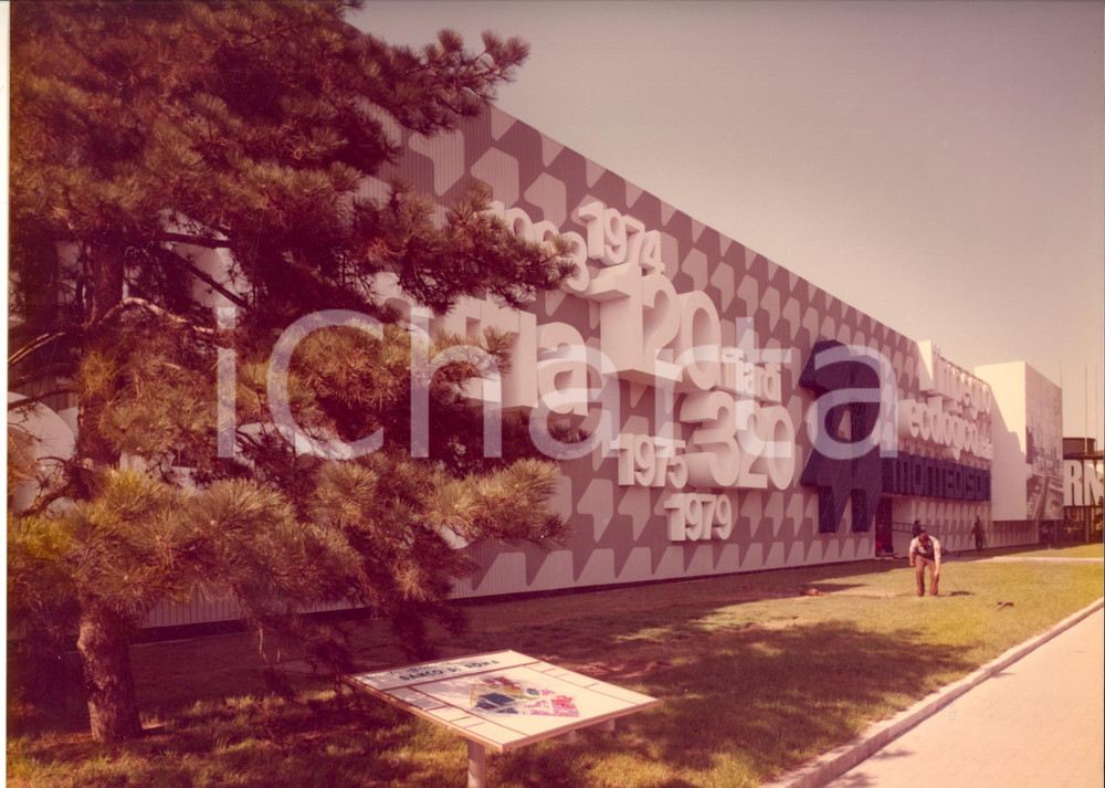 Fotografia d epoca originale 1975 FIERA DI MILANO Padiglione MONTEDISON  Esterno Foto 30x22 cm 3 1