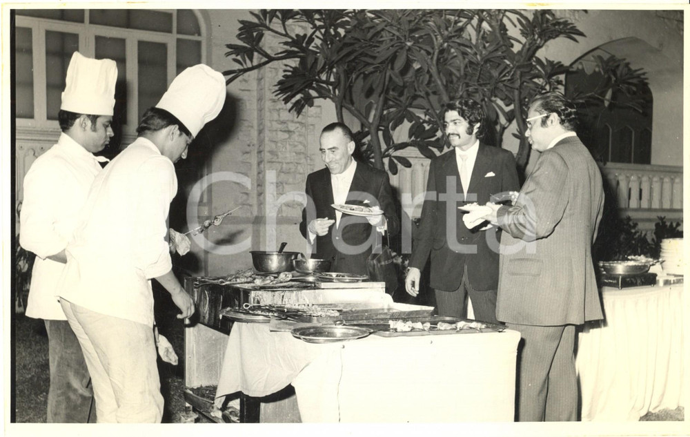 Fotografia d epoca originale 1974 BOMBAY Inaugurazione stabilimento BARODA RAYON SNIALON  Banchetto 4 1