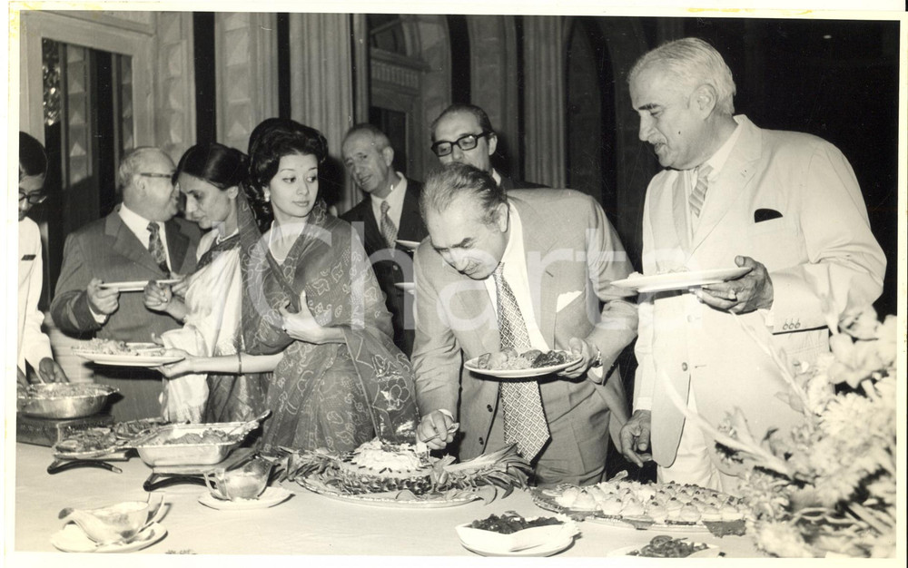 Fotografia d epoca originale 1974 BOMBAY Inaugurazione stabilimento BARODA RAYON SNIALON  Banchetto 5 1