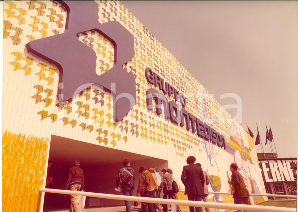 Fotografia d epoca originale 1977 FIERA DI MILANO Padiglione MONTEDISON  Esterno Foto 30x22 cm 4 1