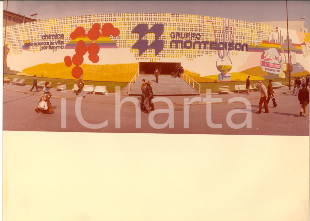 Fotografia d epoca originale 1977 FIERA DI MILANO Padiglione MONTEDISON  Esterno Foto 30x22 cm 5 1