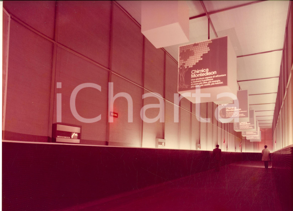 Fotografia d epoca originale 1977 FIERA DI MILANO Padiglione MONTEDISON  Interno Foto 22x30 cm 3 1