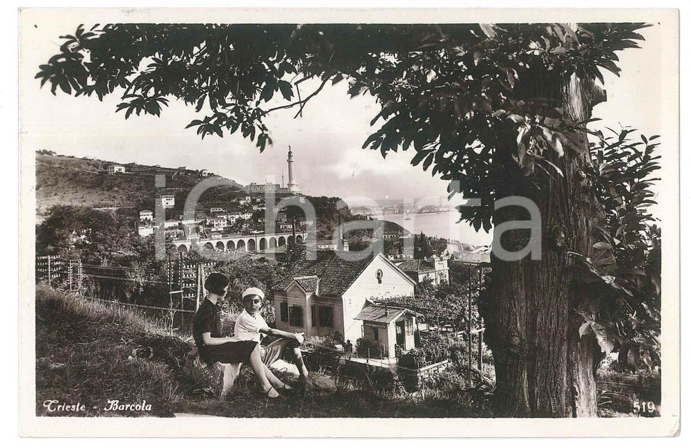 Cartolina originale da collezione 1935 TRIESTE Quartiere BARCOLA Fidanzatini al primo appuntamento  Cartolina FP 1