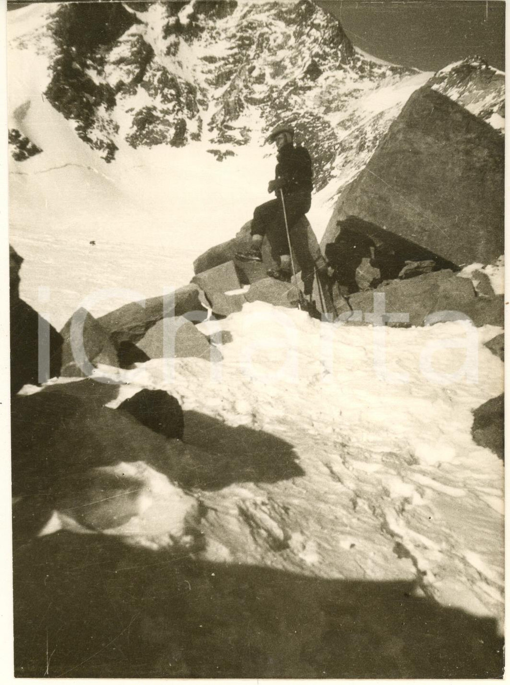 Fotografia d epoca originale 1950 ca ALPINISMO GRAN SASSO In direzione di un lago  Foto 13x18 cm 1