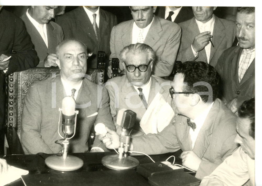 Fotografia d epoca originale 1958 ROMA Amintore FANFANI rilascia intervista ai giornalisti Foto 18x13 cm 1