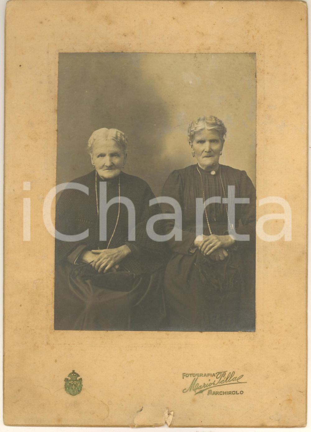 Fotografia d epoca originale 1900 ca MARCHIROLO Ritratto di due anziane sorelle  Foto Mario PELLA 17x24 cm 1