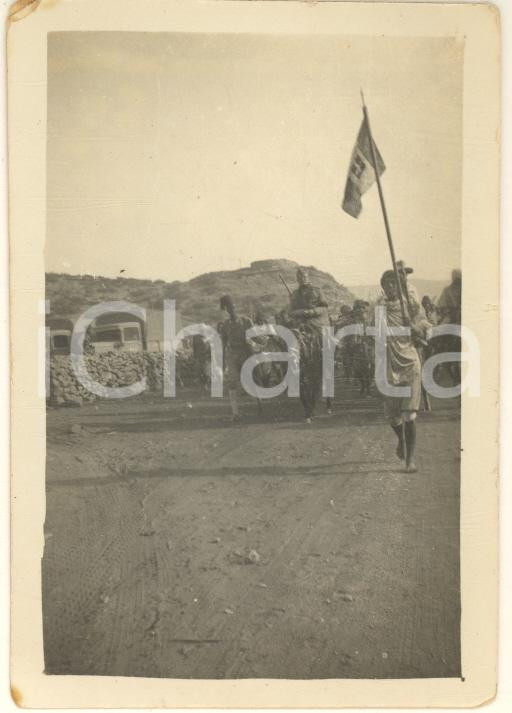 Fotografia d epoca originale 1937 AOI ETIOPIA Truppe coloniali e ascari in marcia  Foto 6x9 cm 2 1