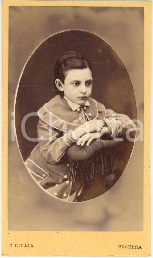 Fotografia d epoca originale 1870 ca VOGHERA PV Ritratto di bambina seduta Foto Davide CICALA CDV 1