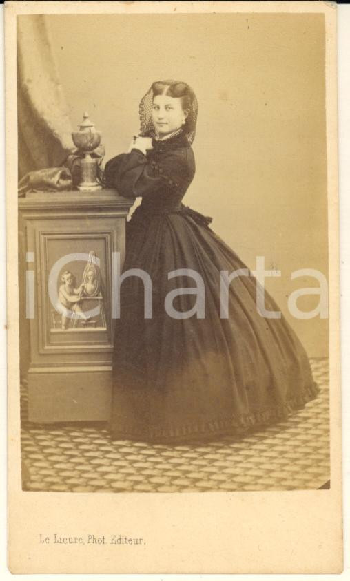 Fotografia d epoca originale 1870 ca TORINO Ritratto femminile in abito scuro  Foto LE LIEURE  CDV 1