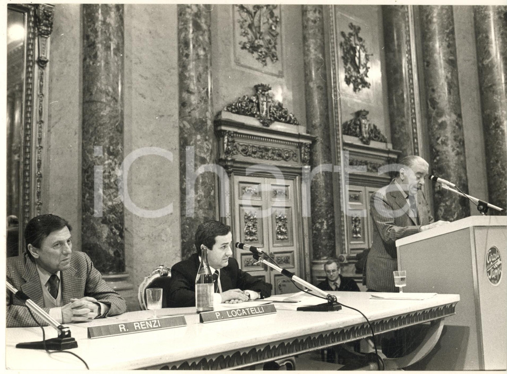 Fotografia d epoca originale 1980 MILANO Circolo della Stampa  Vitaliano PEDUZZI a convegno sul turismo 3 1