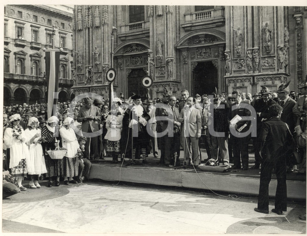 Fotografia d epoca originale 1985 ca MILANO Piazza Duomo  ALPINI  Carlo TOGNOLI Leonardo CAPRIOLI Foto 3 1