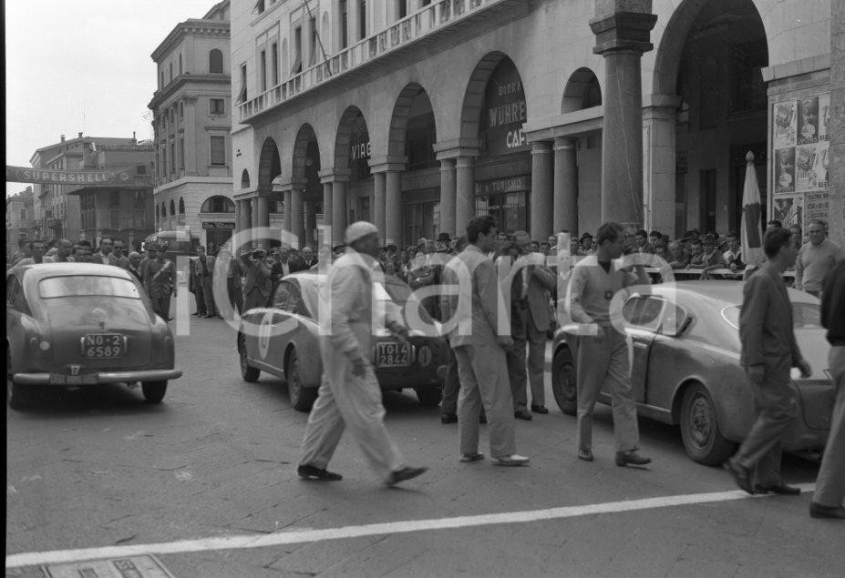 Fotografia d epoca originale 1953 BRESCIA Automobilismo  Controllo LiegiRomaLiegi NEGATIVO ORIGINALE 3 1