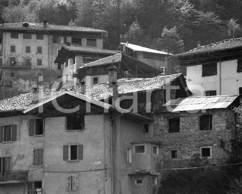Fotografia d epoca originale 1953 CASTEL CONDINO TN Scorcio artistico d epoca NEGATIVO ORIGINALE 1