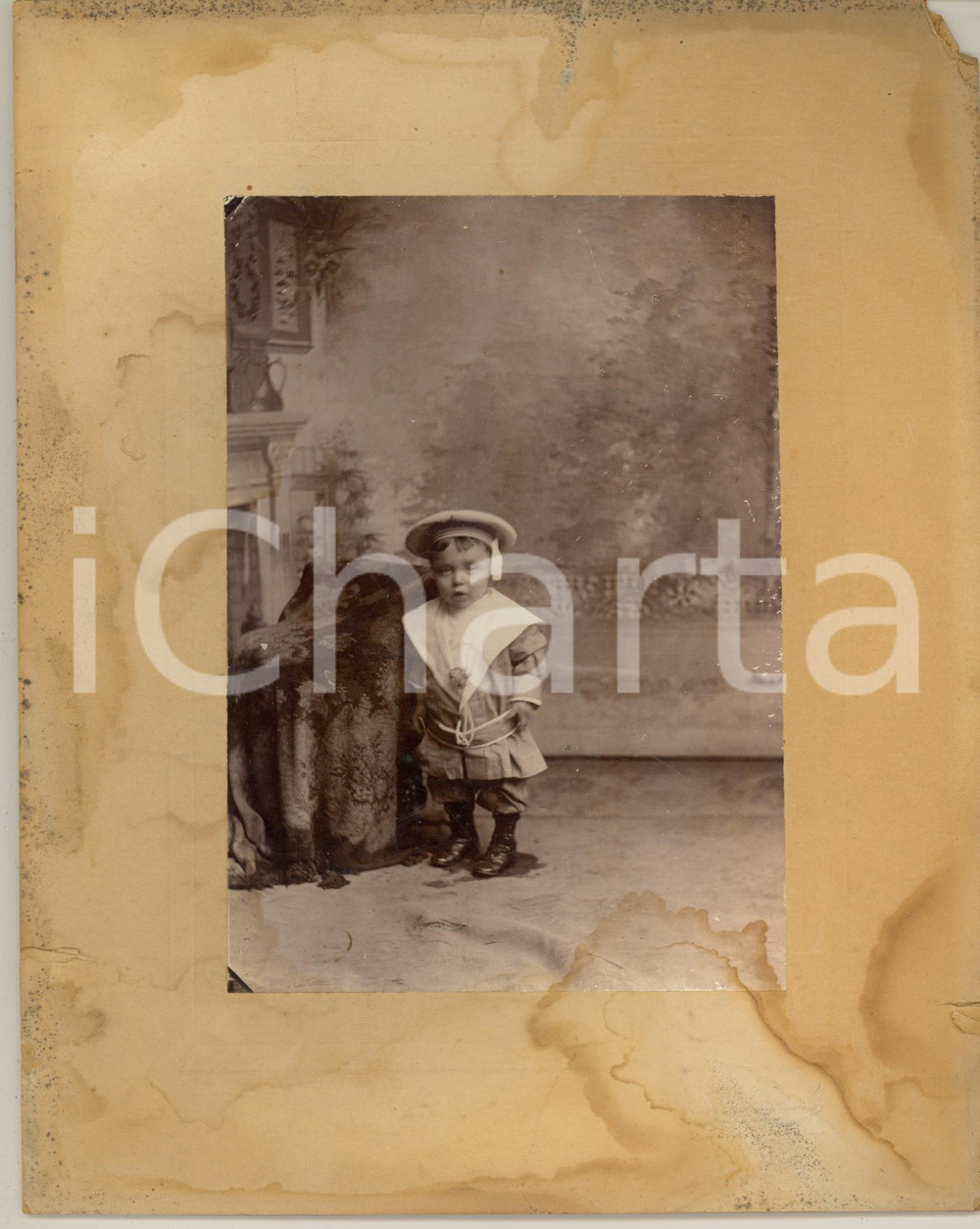 Fotografia d epoca originale 1900 ca NEW YORK Bambino vestito da marinaretto  Foto Fred BACH DANNEGGIATA 1