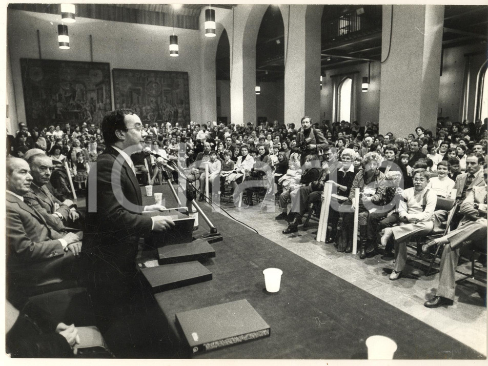 Fotografia d epoca originale 1978 MILANO Giornata del Risparmio Sindaco Carlo TOGNOLI Foto DANNEGGIATA 1