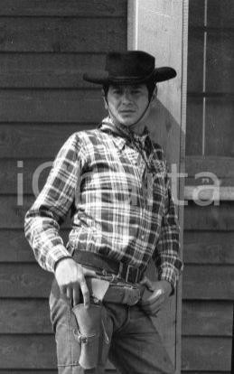 Fotografia d epoca originale 1967 TUTTO TOTÒ Totò ciak!  Giovane cowboy sul set NEGATIVO ORIGINALE 1 1
