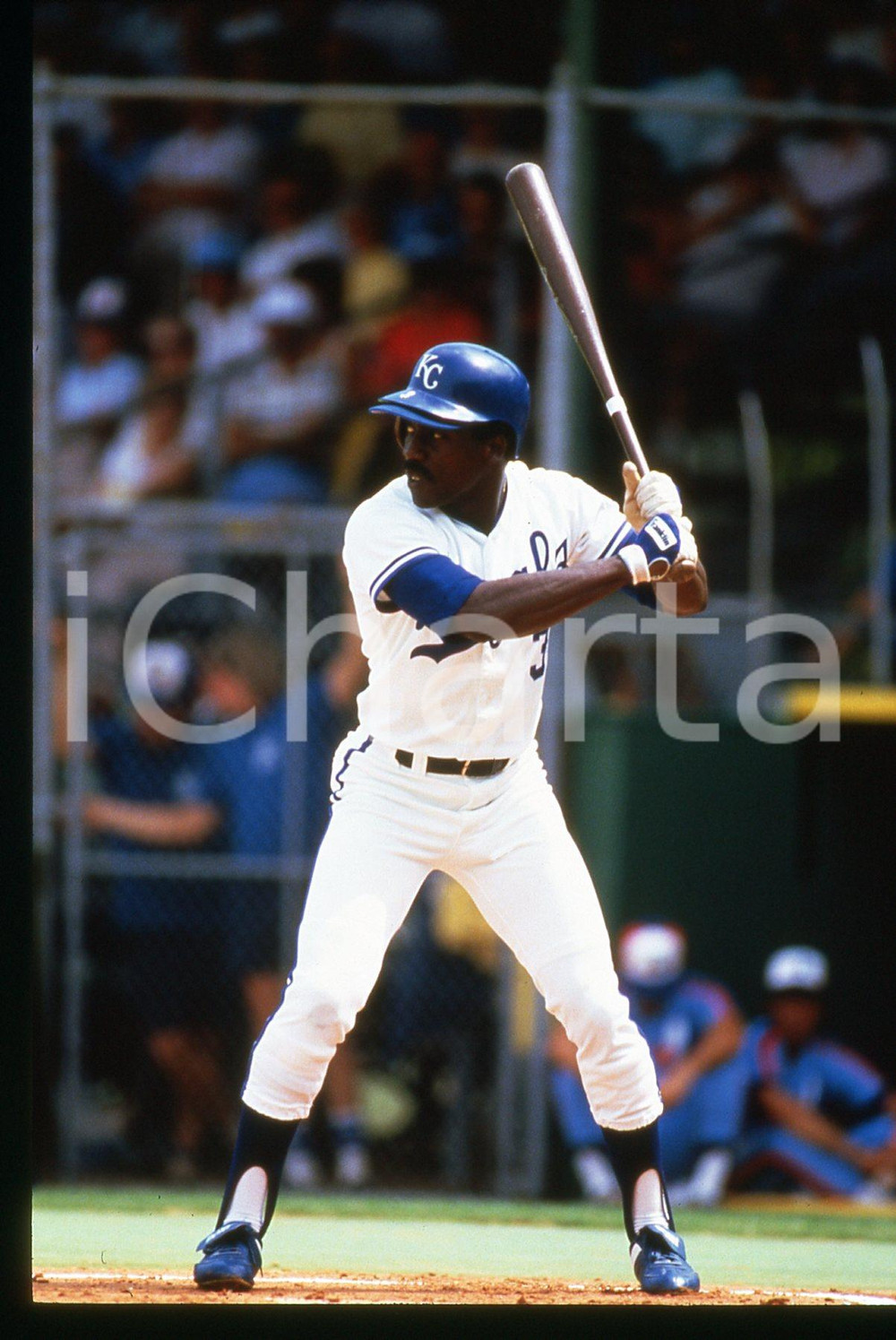 Fotografia d epoca originale 1987 BASEBALL Jorge ORTA KANSAS CITY ROYALS durante gara MLB 35mm VINTAGE SLIDE 1