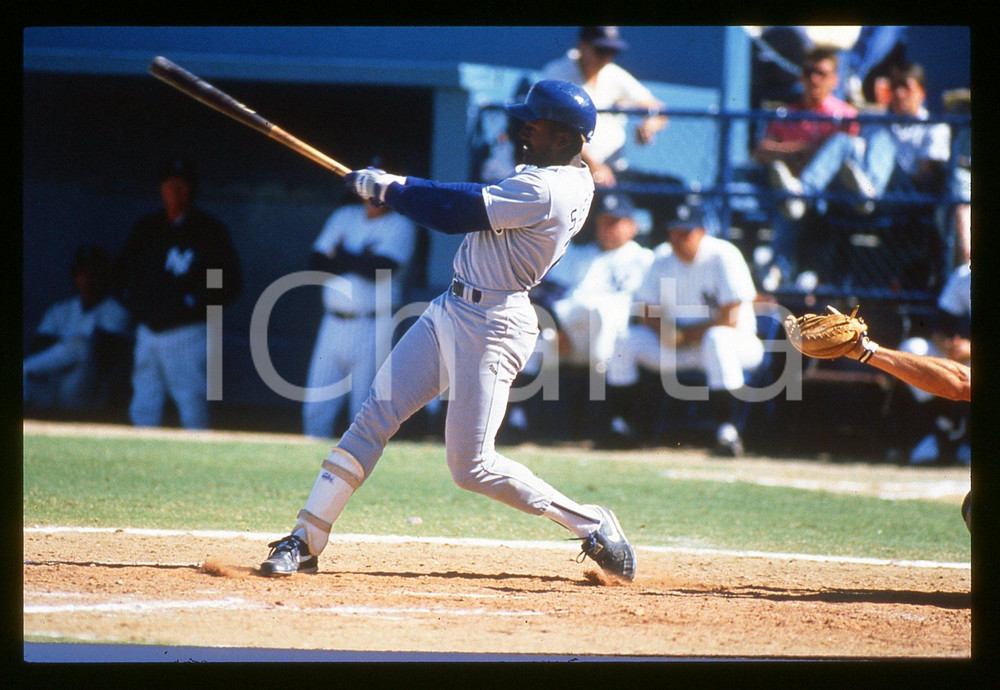 Fotografia d epoca originale 1987 BASEBALL Ruben SIERRA  TEXAS RANGERS  Gara MLB 35mm VINTAGE SLIDE 1