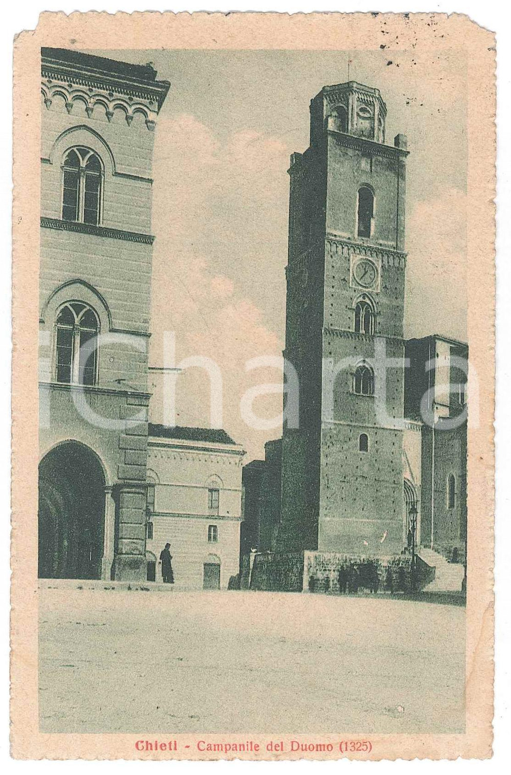 Cartolina originale da collezione 1917 CHIETI Cattedrale di San Giustino  Fedeli sotto il campanile  Cartolina 1