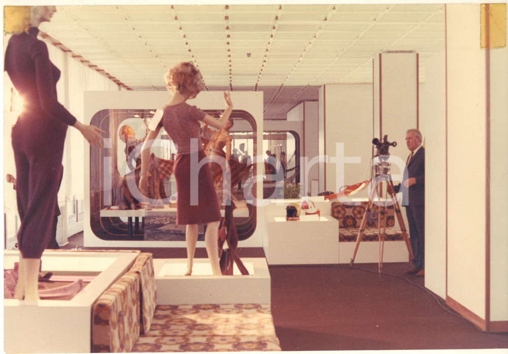 Fotografia d epoca originale 1980 ca MOSCA URSS Allestimento padiglione Camera di Commercio ItaloRussa Foto 1