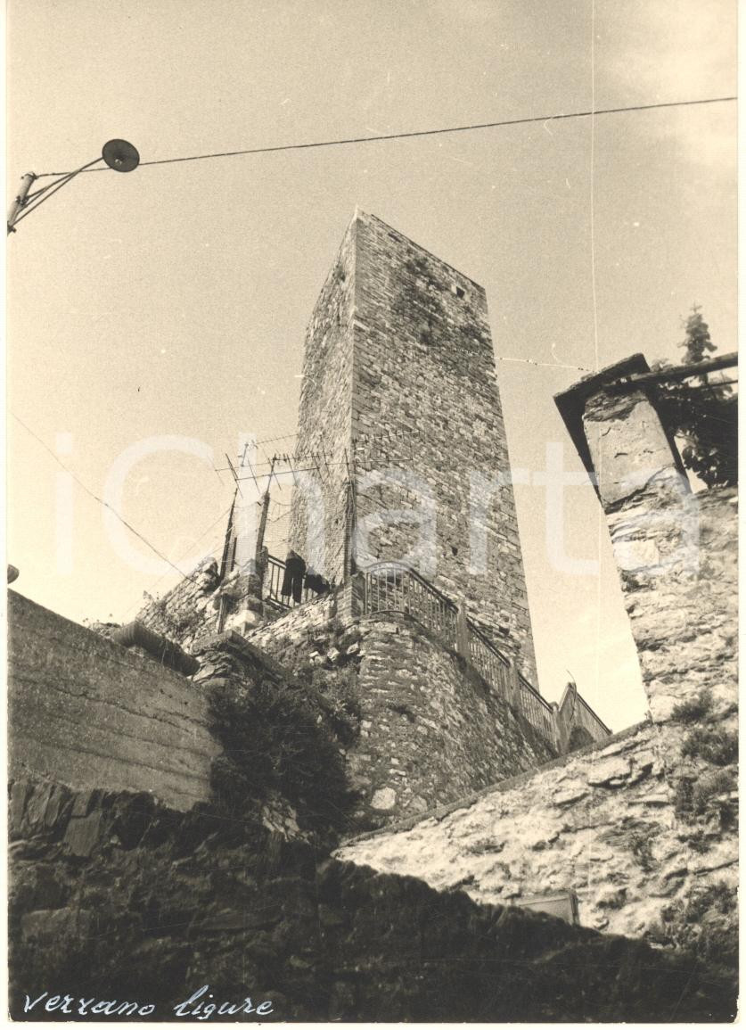 Fotografia d epoca originale 1965 ca VEZZANO LIGURE SP Torre pentagonale Foto bozzetto cartolina 10x15 cm 1