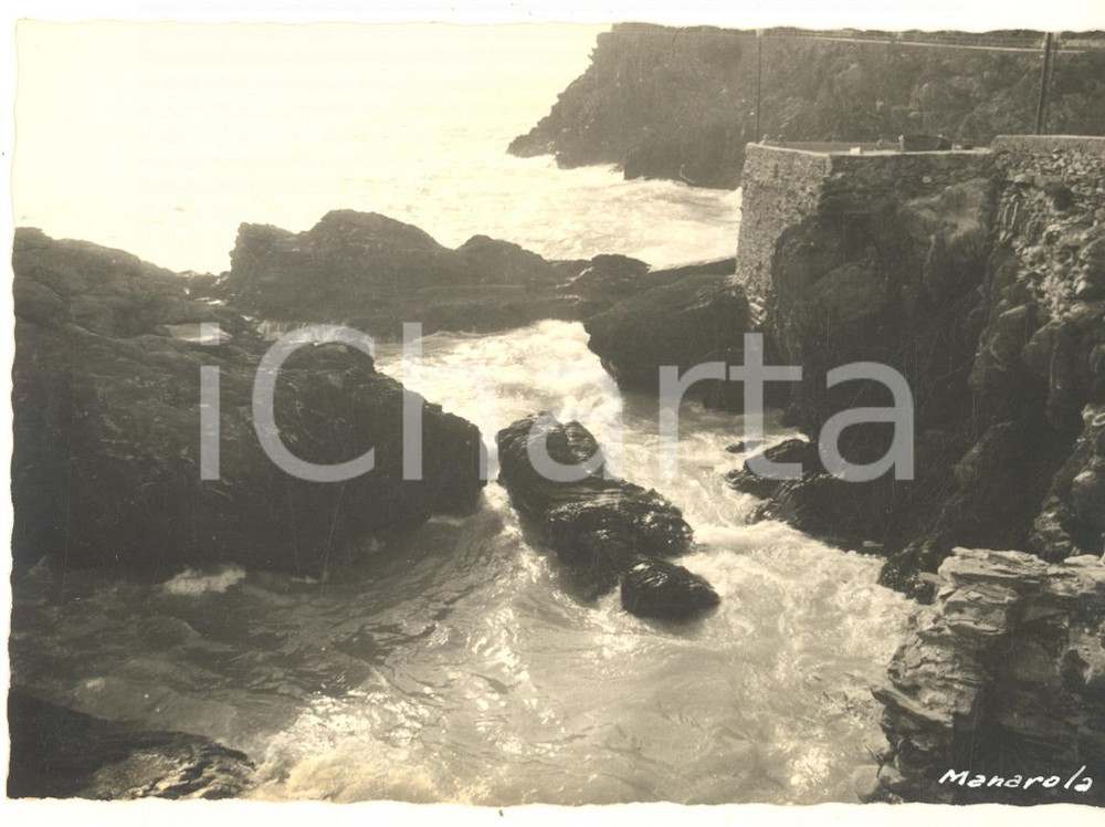 Fotografia d epoca originale 1965 ca CINQUE TERRE  MANAROLA  Scogliera sul mare Foto bozzetto cartolina 1