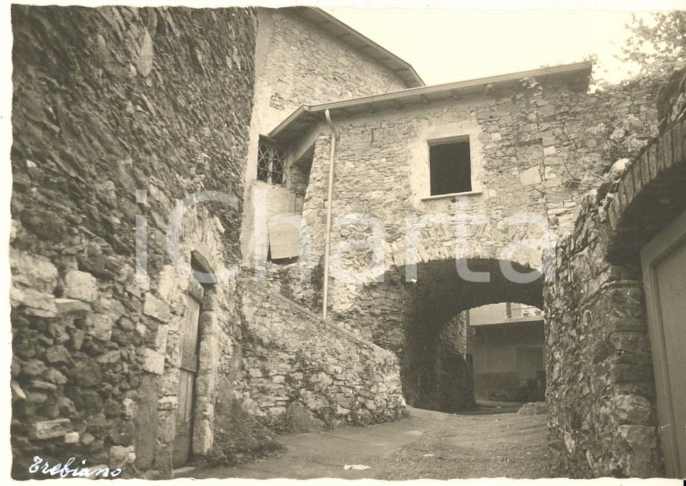 Fotografia d epoca originale 1965 ca TREBIANO MAGRA SP Antico arco in pietra Foto bozzetto cartolina 15x10 1