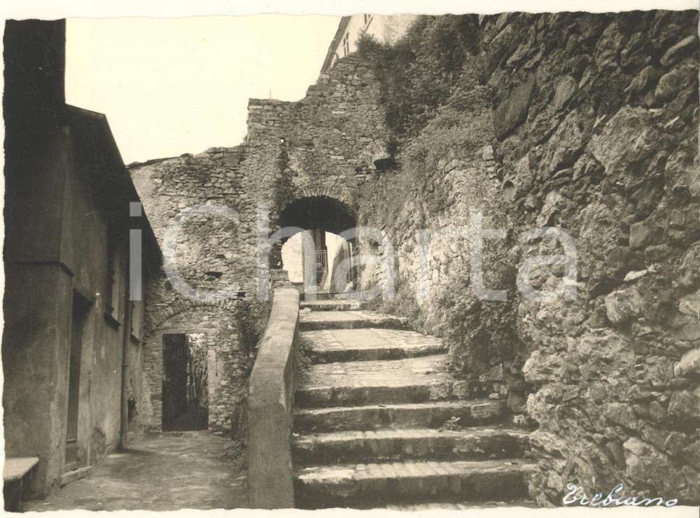 Fotografia d epoca originale 1965 ca TREBIANO MAGRA Passaggio con arco in pietra Foto bozzetto cartolina 1