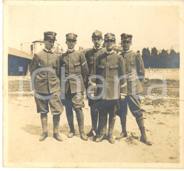 Fotografia d epoca originale 1911 MILANO Battaglione volontari studenti SURSUM CORDA  Foto 8x8 cm 1