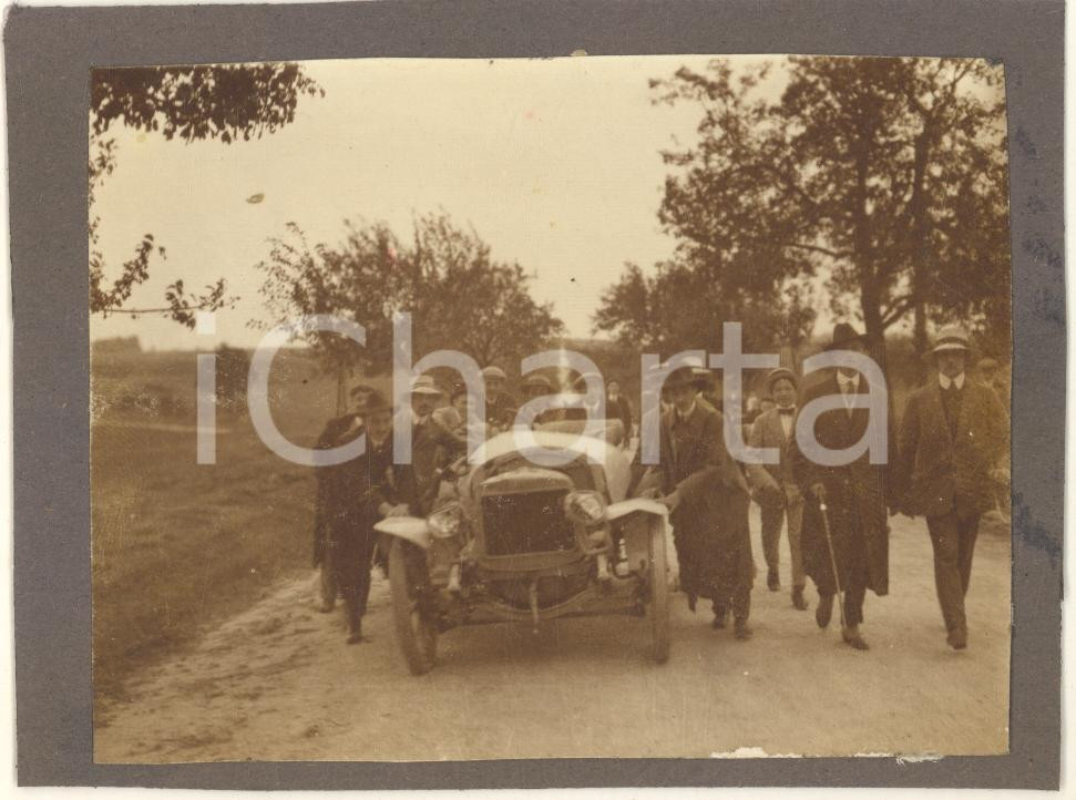 Fotografia d epoca originale 1910 ca MITTWEIDA Automobile incidentata portata a mano Foto CURIOSA 12x9 cm 1