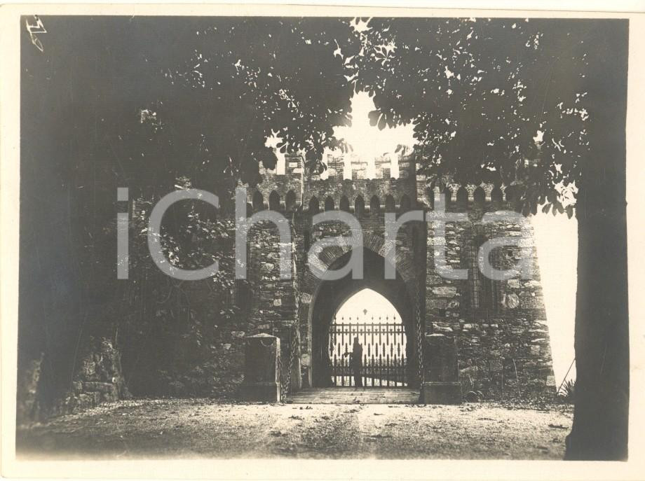 Fotografia d epoca originale 1920 ca Castello di MONGUZZO CO Ingresso  Fotografia 12x8 cm 1