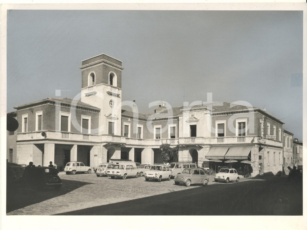 Fotografia d epoca originale 1960 ca CORIANO RI Piazza Mazzini  Municipio Foto bozzetto cartolina 24x18 1