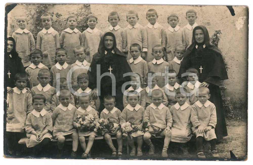 Fotografia d epoca originale 1940 ca MILANO ? Classe di un asilo infantile e suore Foto cartolina 14x9 cm 1