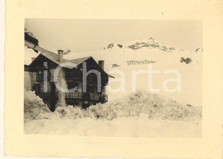 Fotografia d epoca originale Aprile 1955 ALPI CERVINIA Baita nella neve  Fotografia 12x9 cm 1