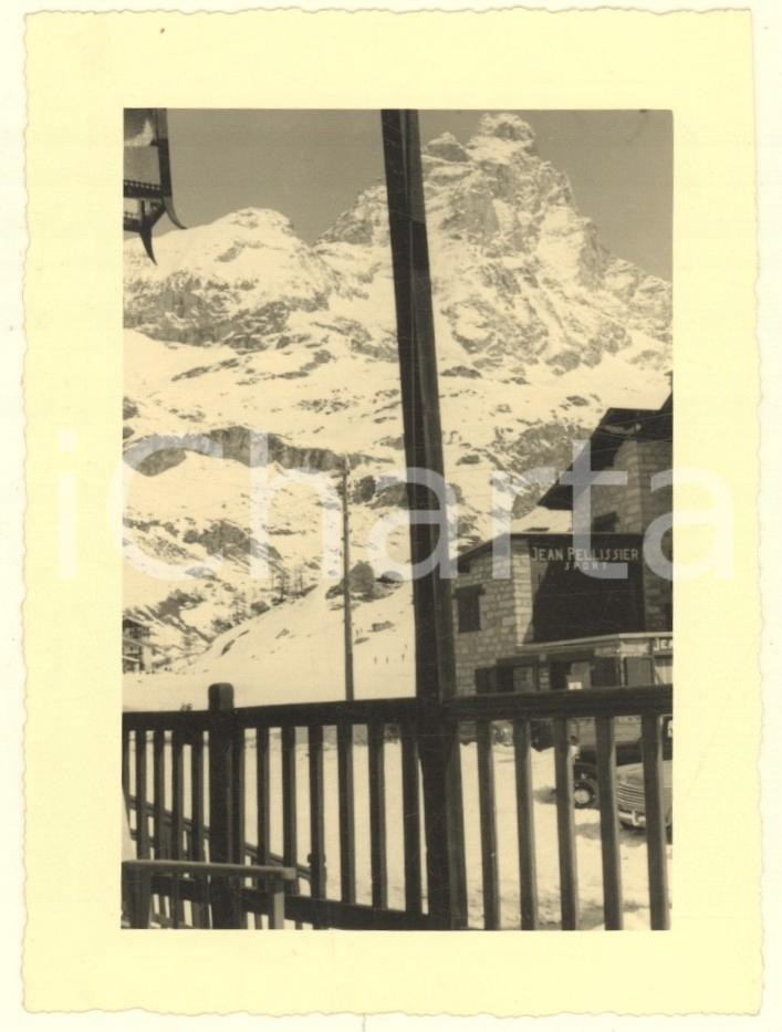 Fotografia d epoca originale Aprile 1954 CERVINIA Veduta con negozio JEAN PELLISSIER SPORT Foto 12x9 cm 2 1