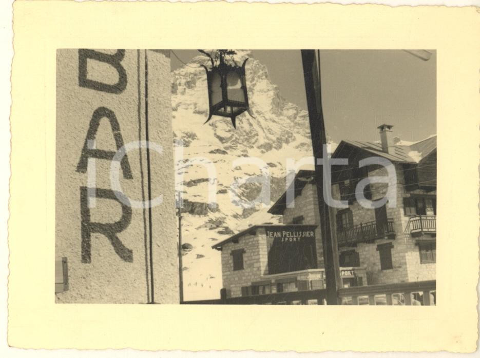Fotografia d epoca originale Aprile 1954 CERVINIA Veduta con negozio JEAN PELLISSIER SPORT Foto 12x9 cm 1 1