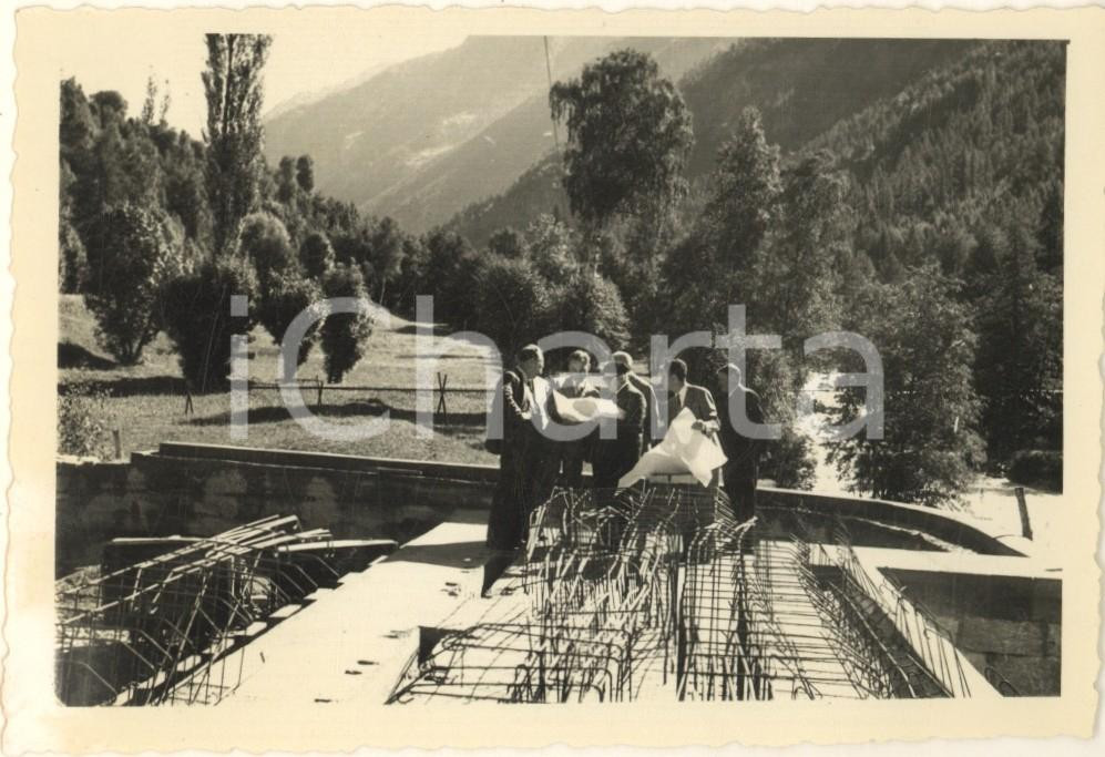 Fotografia d epoca originale 1952 VAL D AOSTA Cantiere sul torrente BUTHIER Impresa MATTIODA Foto 13x9 cm 2 1