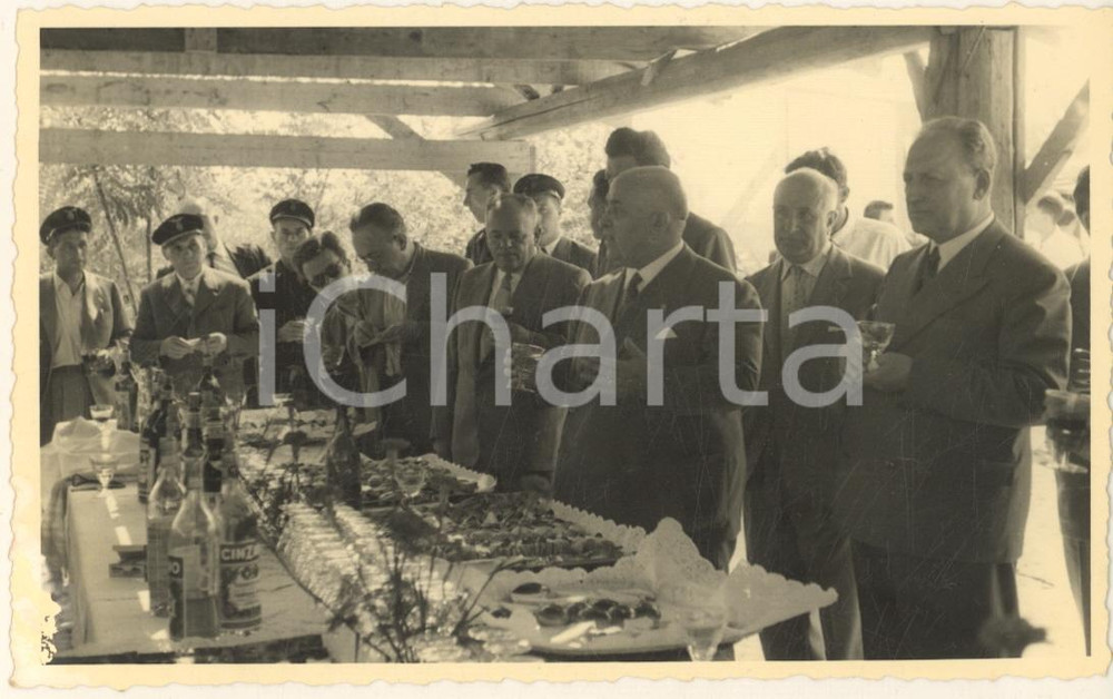Fotografia d epoca originale 1950 ca ASTI Inaugurazione ponte sul Borbore  Rinfresco autorità Foto 14x9 cm 1