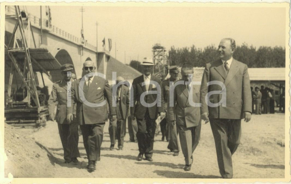 Fotografia d epoca originale 1950 ca ASTI Inaugurazione ponte sul Borbore  Arrivo autorità 1 Foto 14x9 cm 1