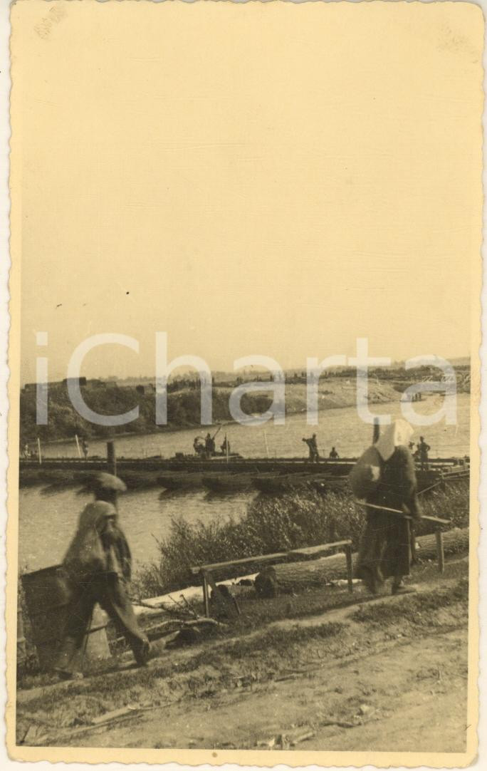 Fotografia d epoca originale 1942 WW2 Campagna di RUSSIA  Popolazione locale in fuga  Profughi Foto 9x14 1