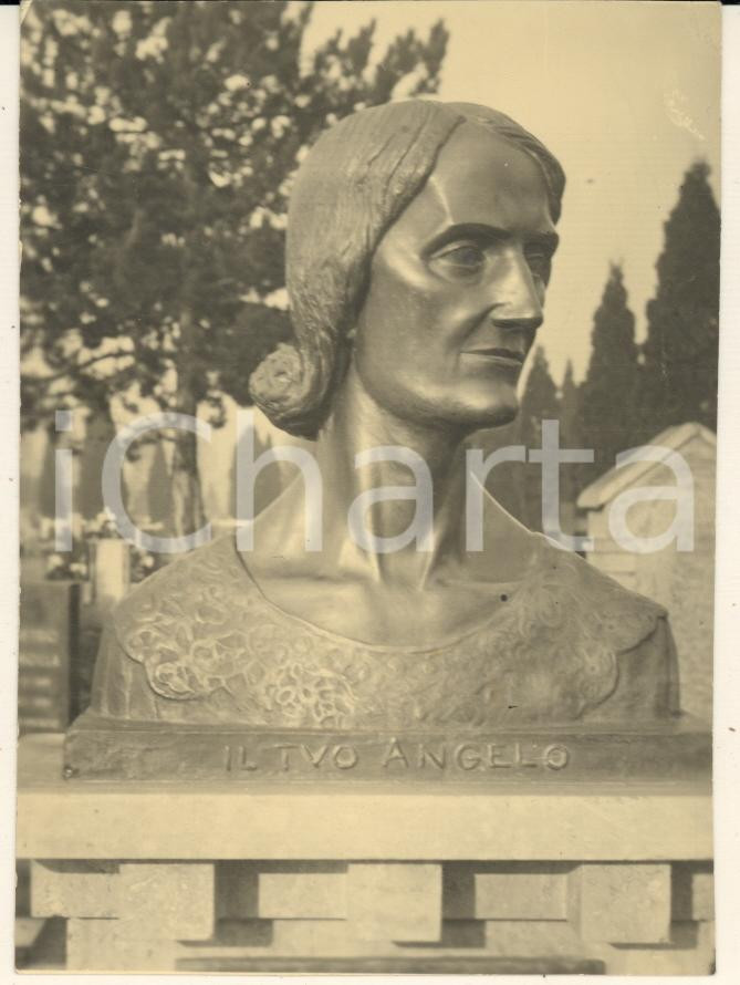 Fotografia d epoca originale 1951 MILANO Cimitero Maggiore  Angelo TENCONI Busto Albertina Foto AUTOGRAFO 1