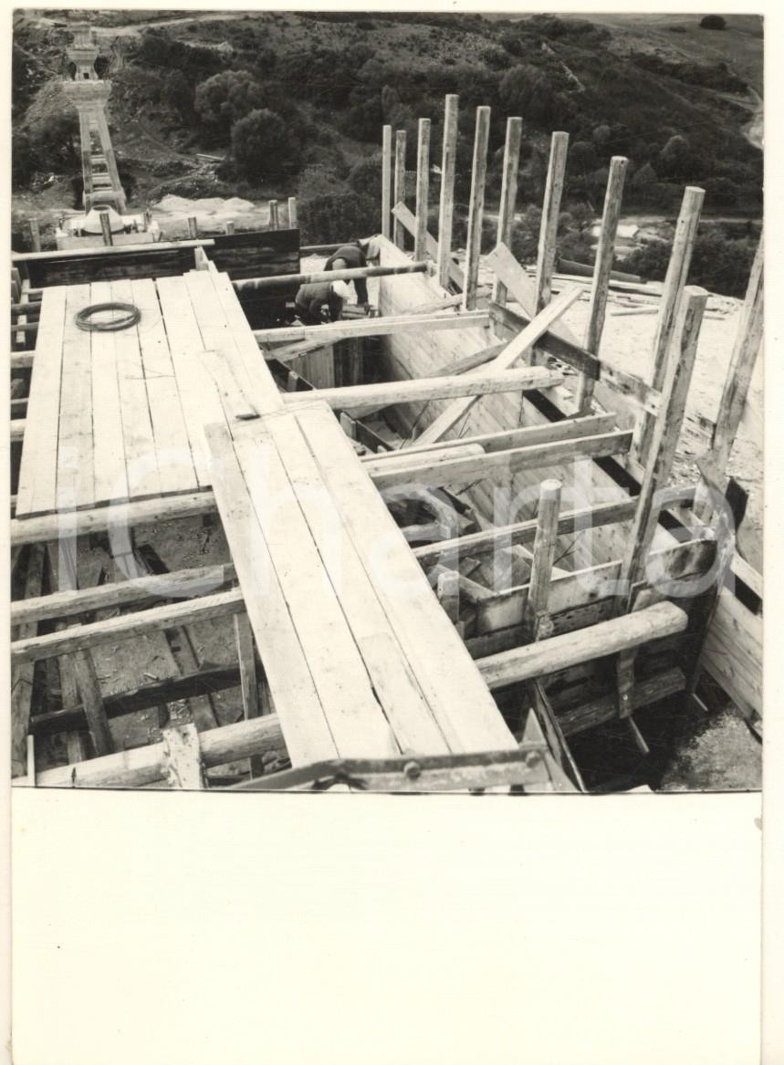 Fotografia d epoca originale 1965 ca SARDEGNA GALLURA  Ponte Canale 2  Casseratura giunto Foto 10x15 1