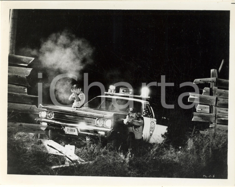 Fotografia d epoca originale 1974 THUNDERBOLT AND LIGHTFOOT Movie Michael CIMINO Cops shoot bank robbers 1