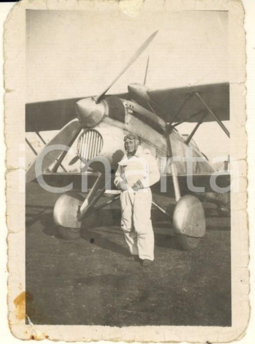 Fotografia d epoca originale 1935 ca REGIA AERONAUTICA Aviatore con caccia biplano FIAT CR.32 Foto 6x9 cm 1