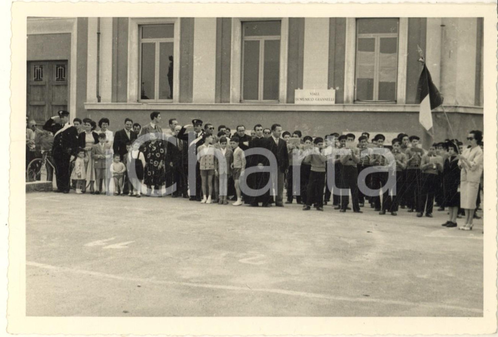 Fotografia d epoca originale 1960 ca TERNI Viale GIANNELLI  Liceo artistico  Banda musicale giovanile Foto 1