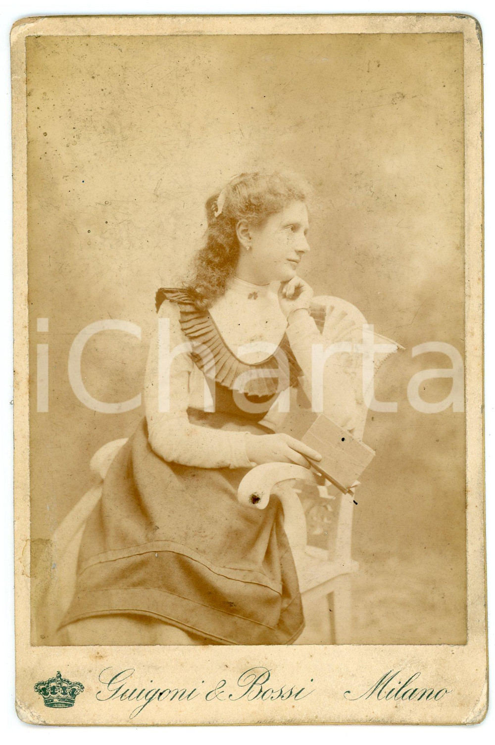 Fotografia d epoca originale 1901 MILANO Ritratto di Corilla mentre legge un libro  Foto GUIGONI E BOSSI 1